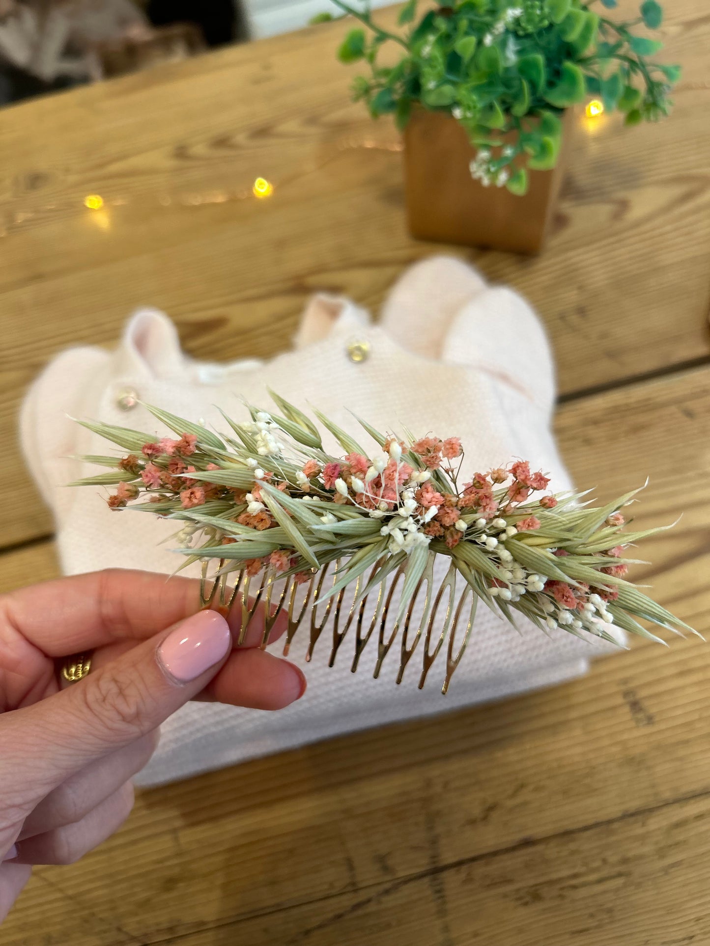Peigne pour cheveux avec fleurs séchées Les Enfantines