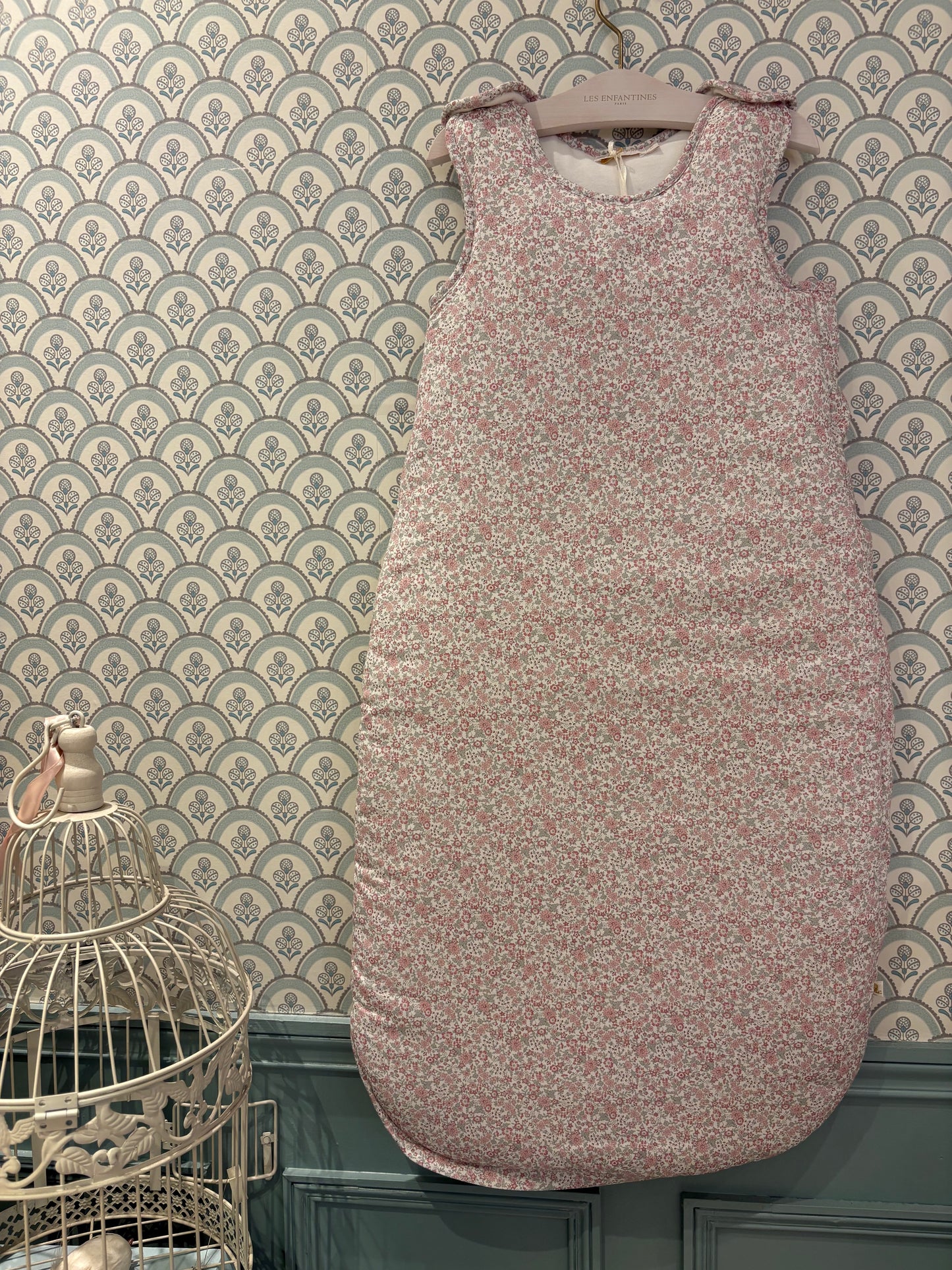 Gigoteuse T2 mouton à la maison