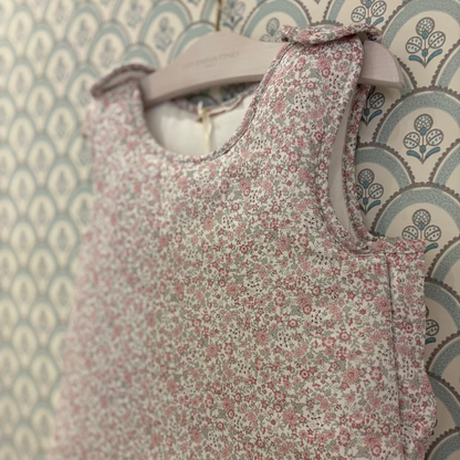 Gigoteuse T2 mouton à la maison