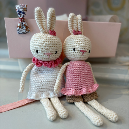 Doudou lapin crochet rose les enfantines